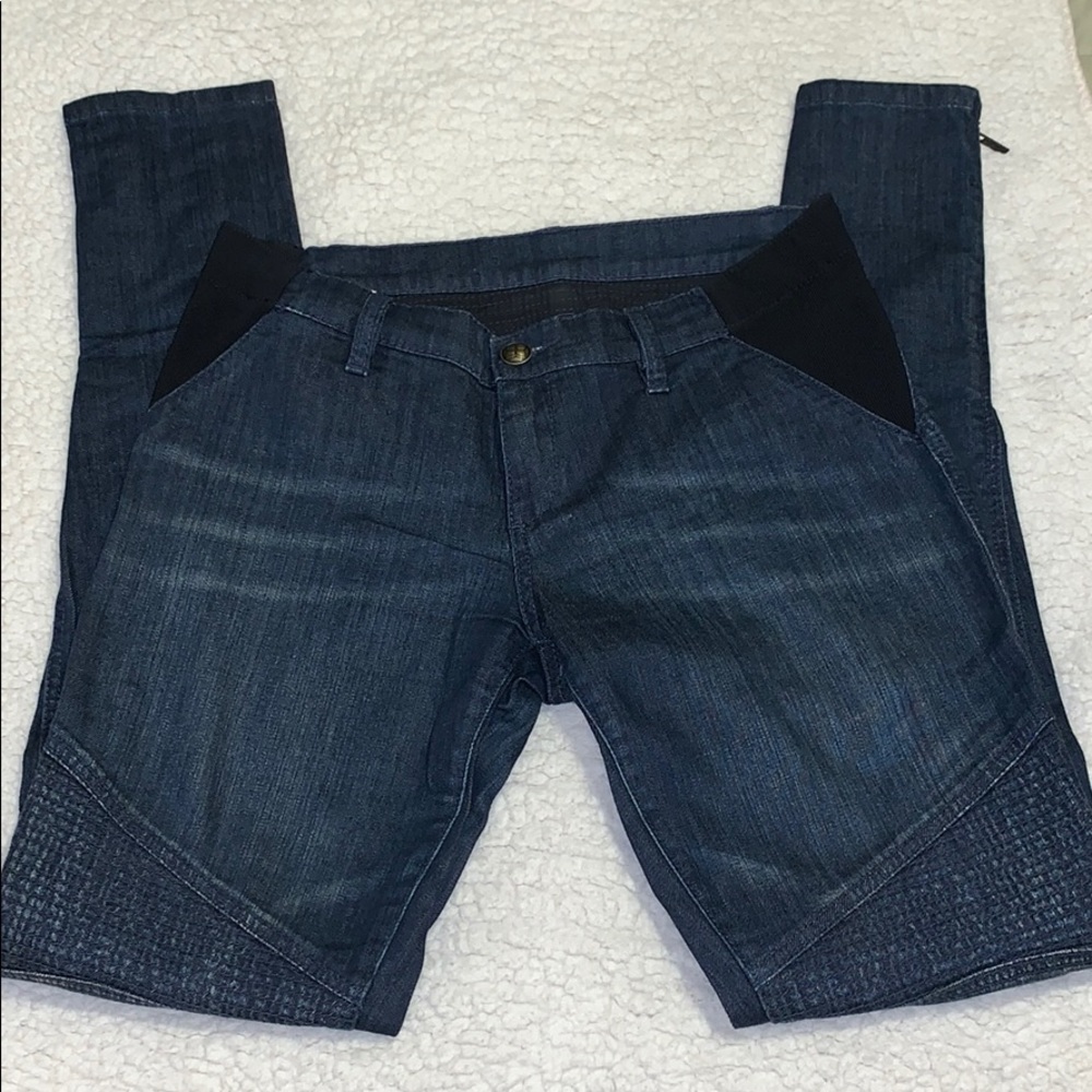 Super lit BCBG Maxazria moto skinny jeans
